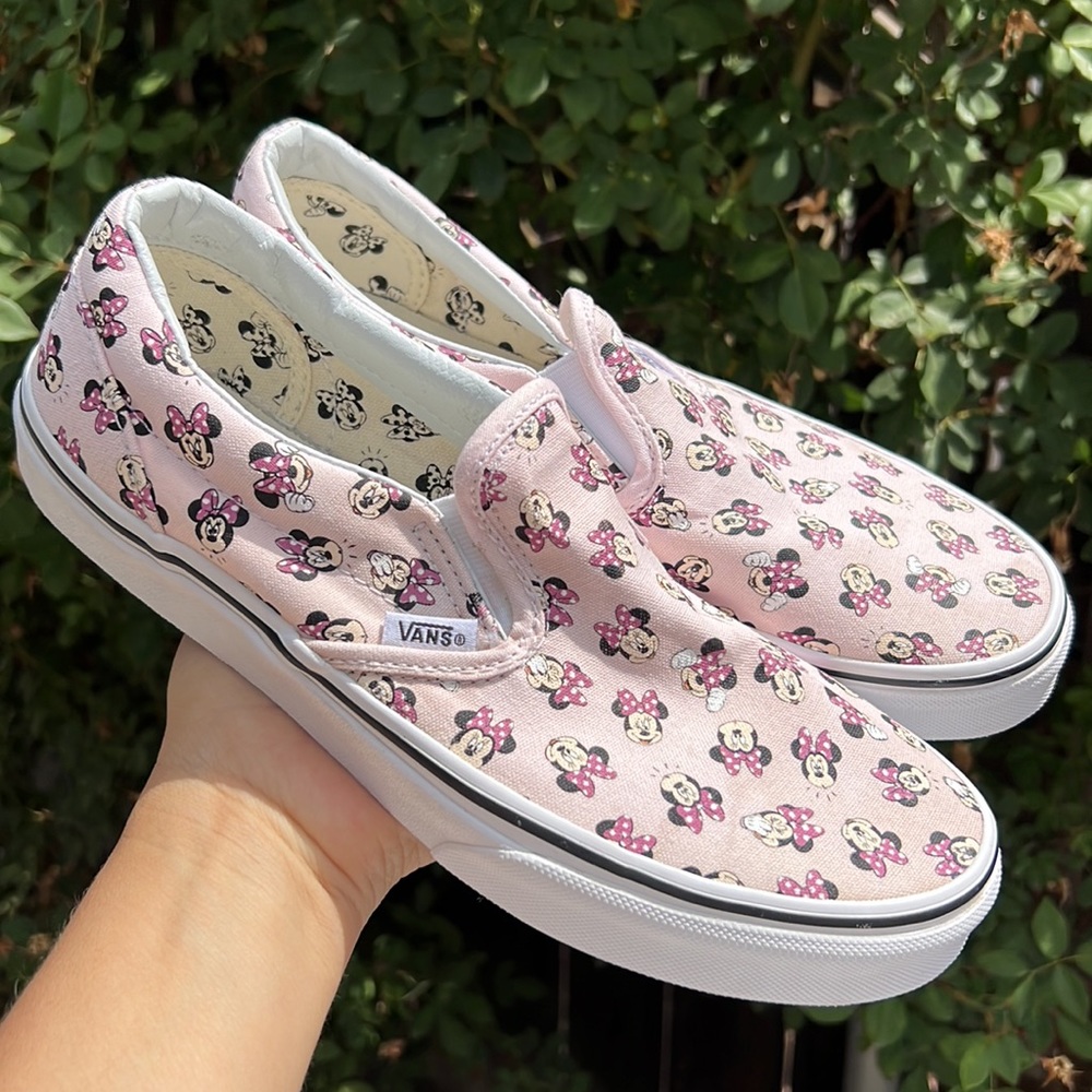RARE Vans Disney Minnie Mouse Sneakers.💖